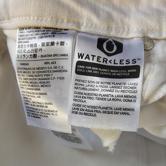 Levi's 711 Skinny Jeans in Crisp White - Picture 6 of 6